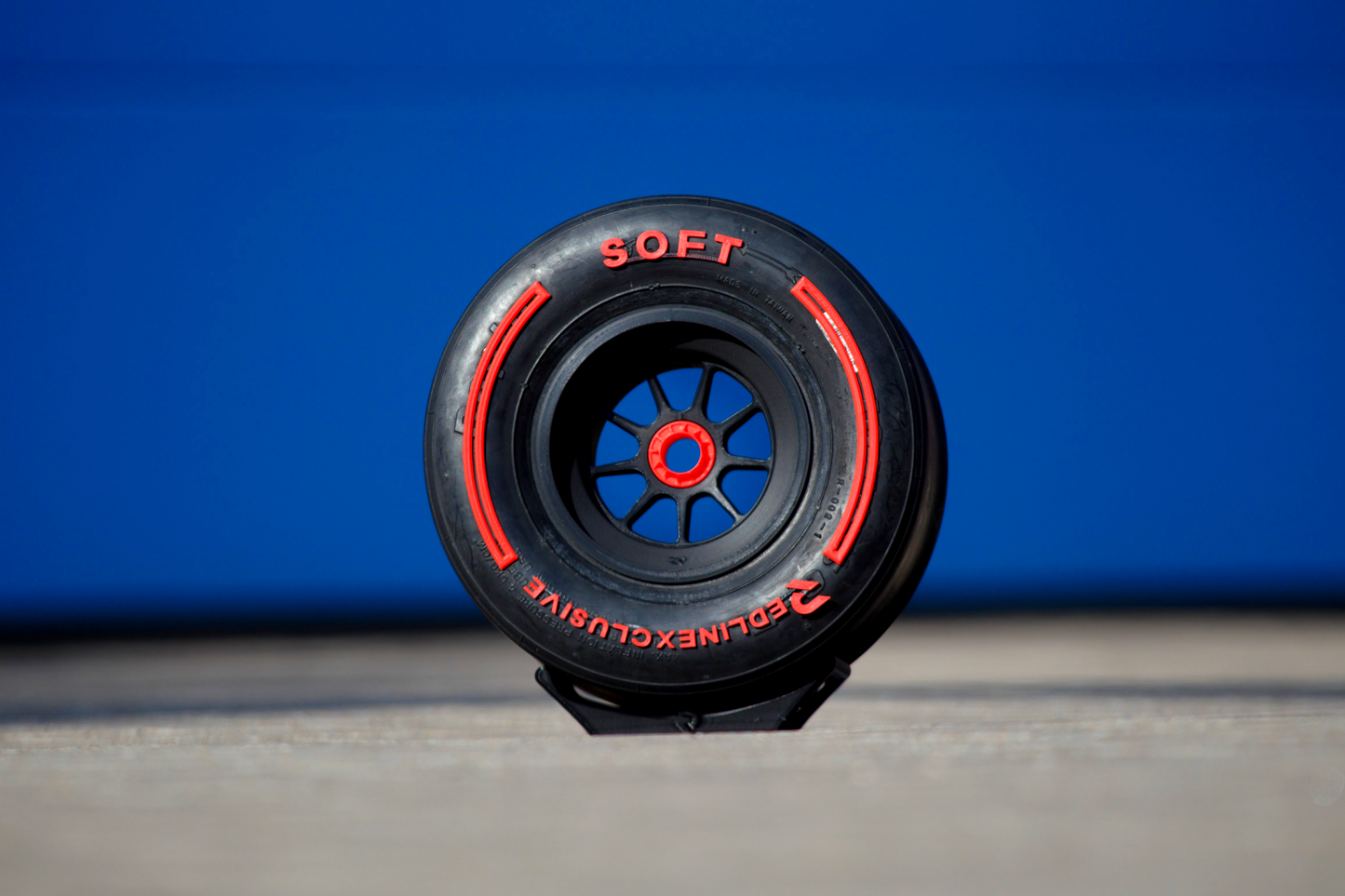 Mini Race Tyre Matte Soft / Red